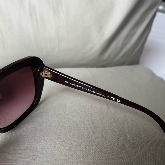 Michael Kors Sunglasses! - Picture 4 of 6